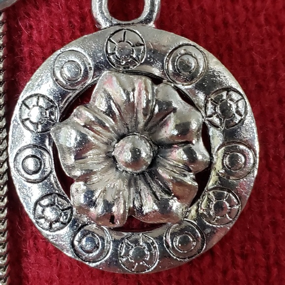 Silver plated charm necklace - Picture 5 of 8